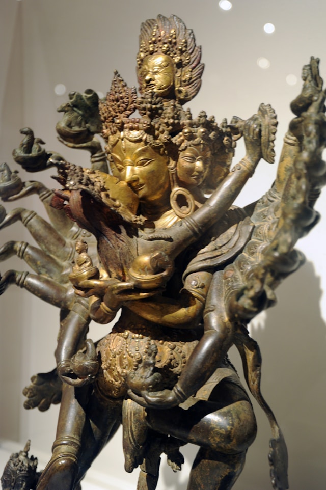 Statue or shiva and shakti in an embrace